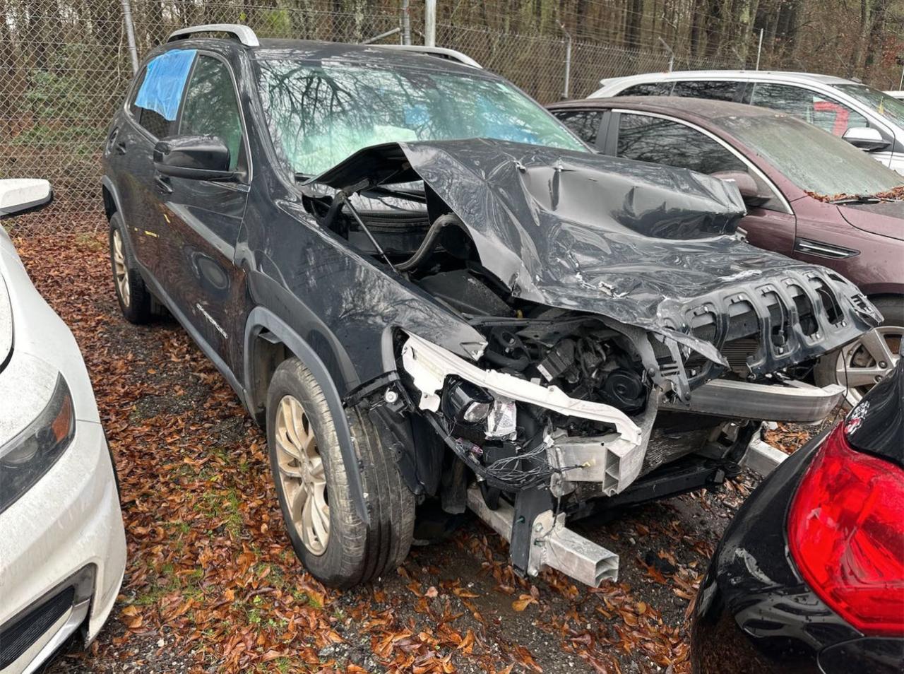 Image 1 of 2019 JEEP CHEROKEE LATITUDE 2019 with VIN 1C4PJLCB4KD241548