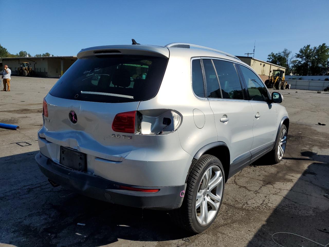 Изображение 3 2013 VOLKSWAGEN TIGUAN S 2013 с VIN WVGAV7AX6DW526920