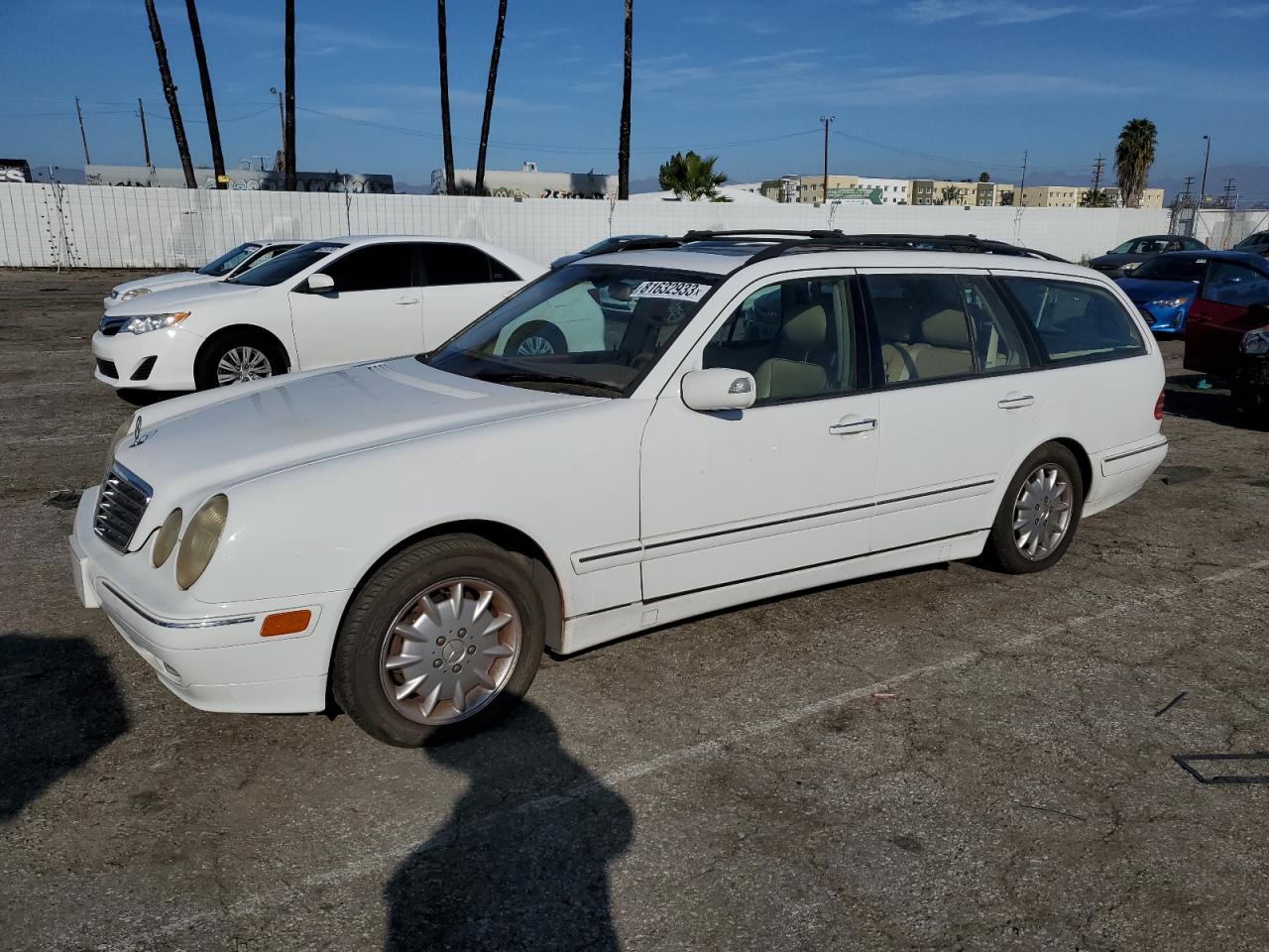 Image 1 of 2000 MERCEDES-BENZ E 320 2000 with VIN WDBJH65J9YA983170