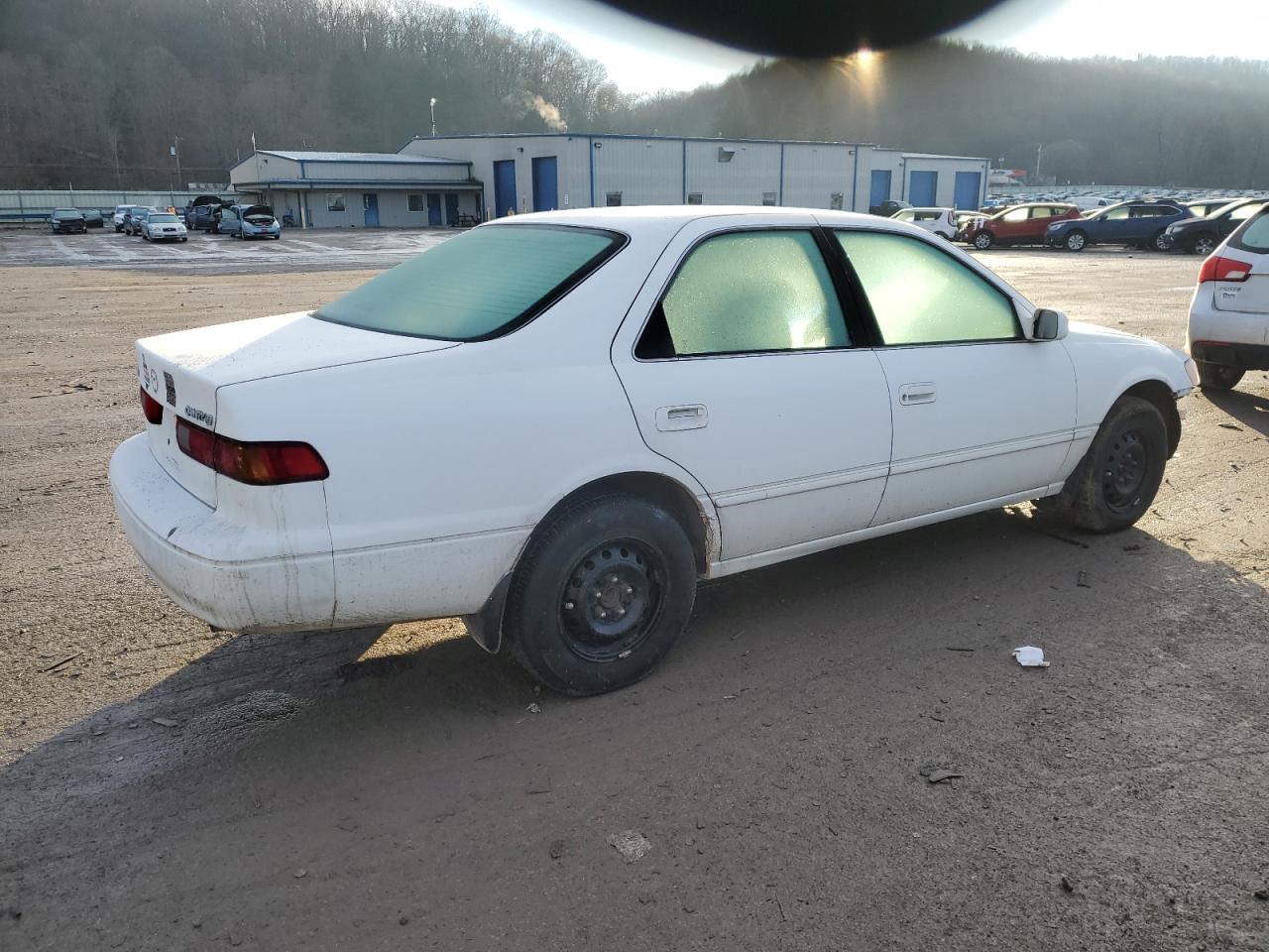 Obraz 3 z 1999 TOYOTA CAMRY CE 1999 z VIN 4T1BG22K1XU898380