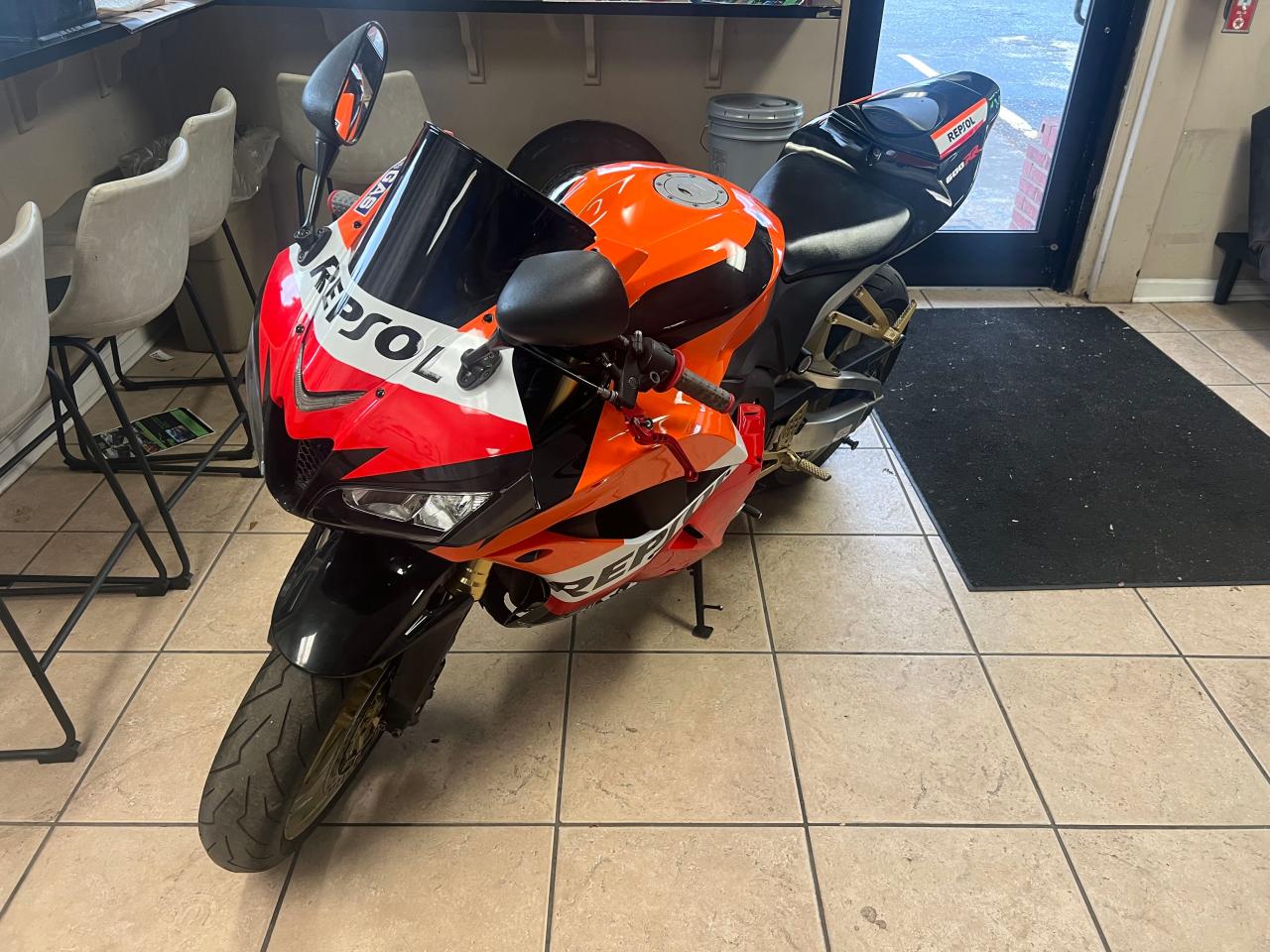Изображение 2 2012 HONDA CBR600 RR 2012 с VIN JH2PC4015CK500130