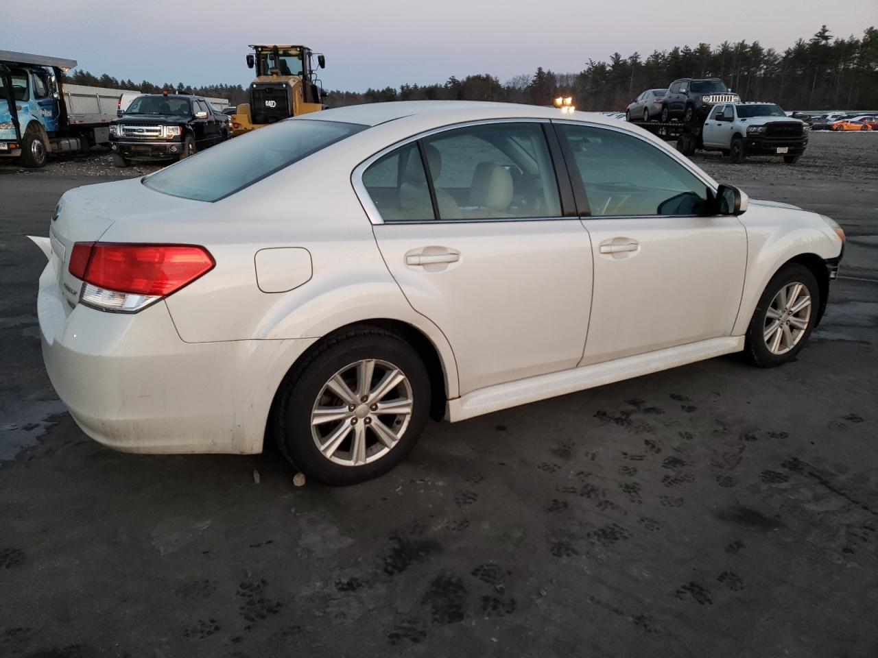 Image 3 of 2010 SUBARU LEGACY 2.5I PREMIUM 2010 with VIN 4S3BMBC6XA3225583