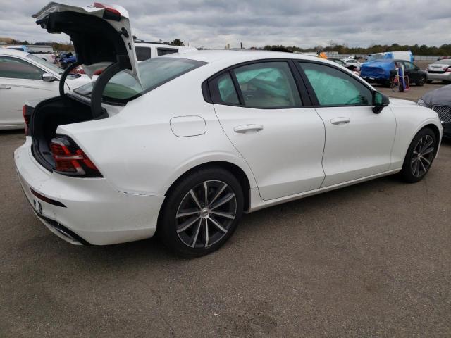 Obraz 3 z 2022 VOLVO S60 B5 MOMENTUM 2022 z VIN 7JRL12FZ4NG161818