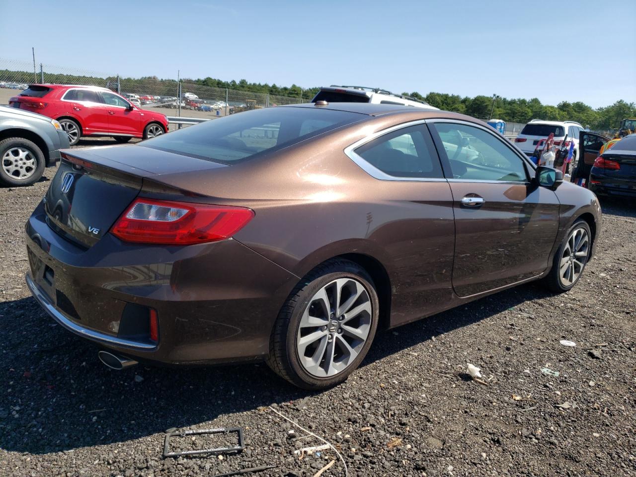 Image 3 of 2013 HONDA ACCORD EXL 2013 with VIN 1HGCT2B83DA007870