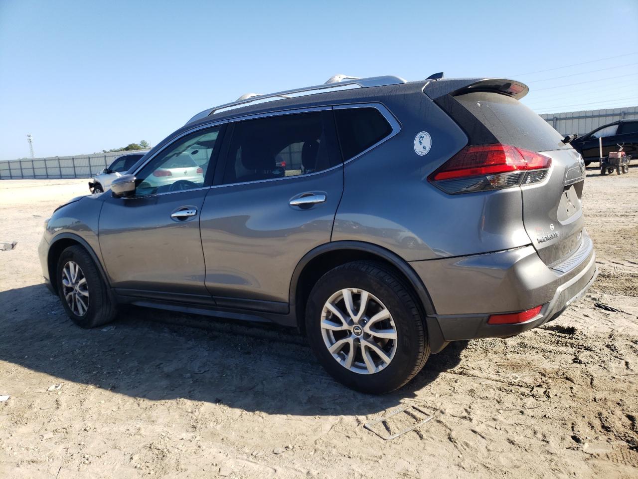 Image 2 of 2017 NISSAN ROGUE S 2017 with VIN KNMAT2MT4HP574860