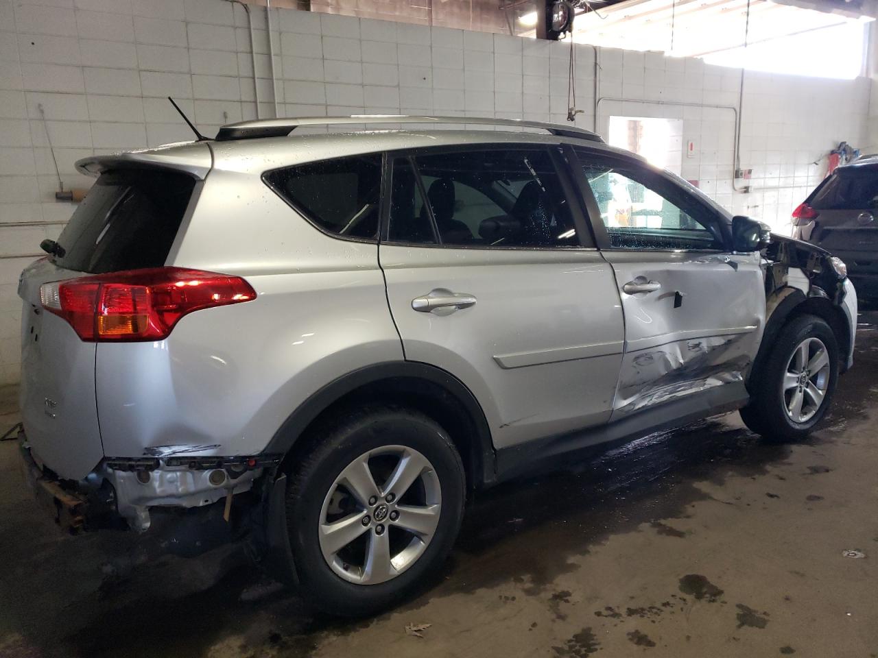 Image 3 of 2015 TOYOTA RAV4 XLE 2015 with VIN 2T3RFREV8FW398786