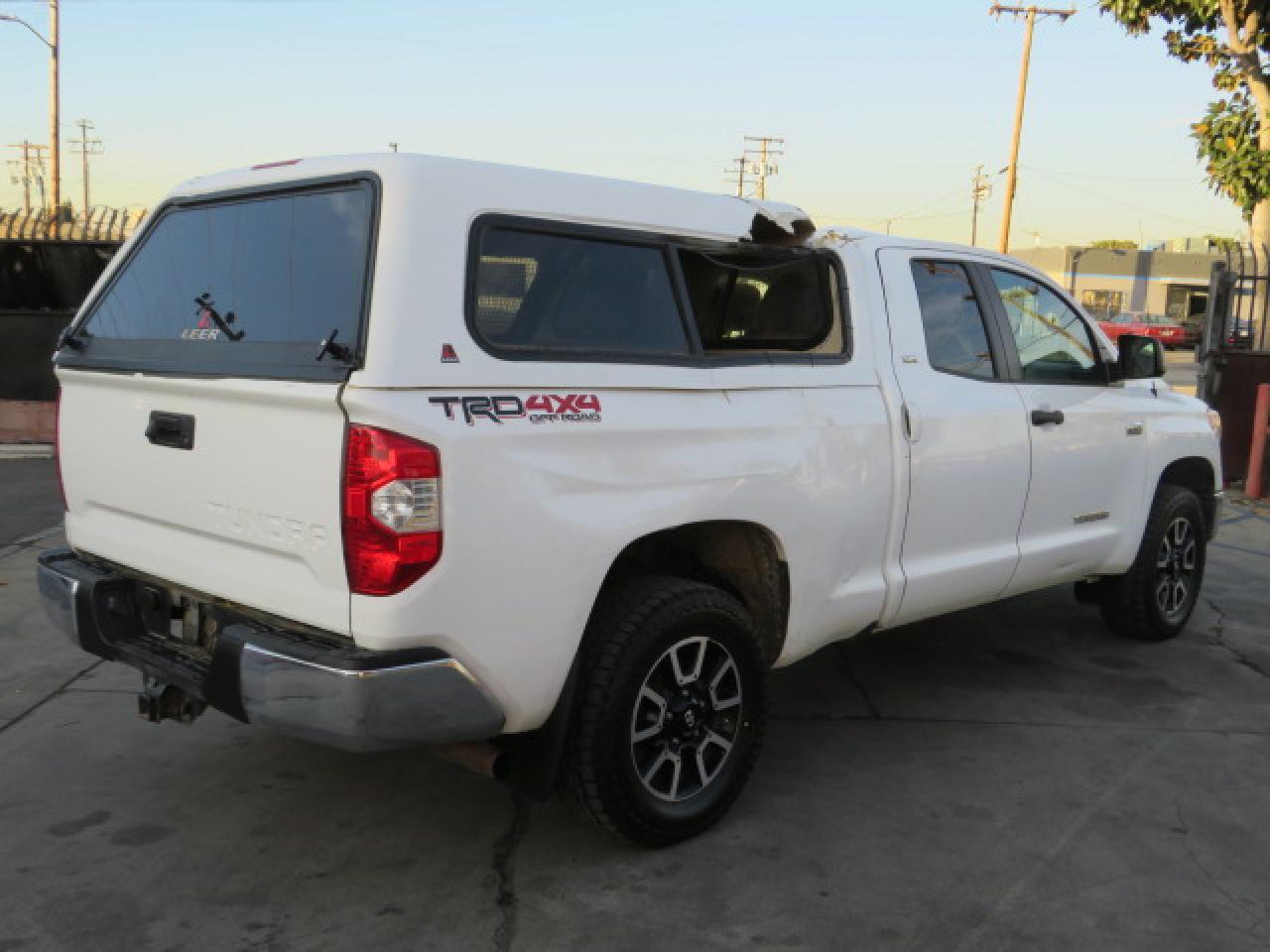 Obraz 3 z 2017 TOYOTA TUNDRA DOUBLE CAB SR/SR5 2017 z VIN 5TFUY5F14HX586907
