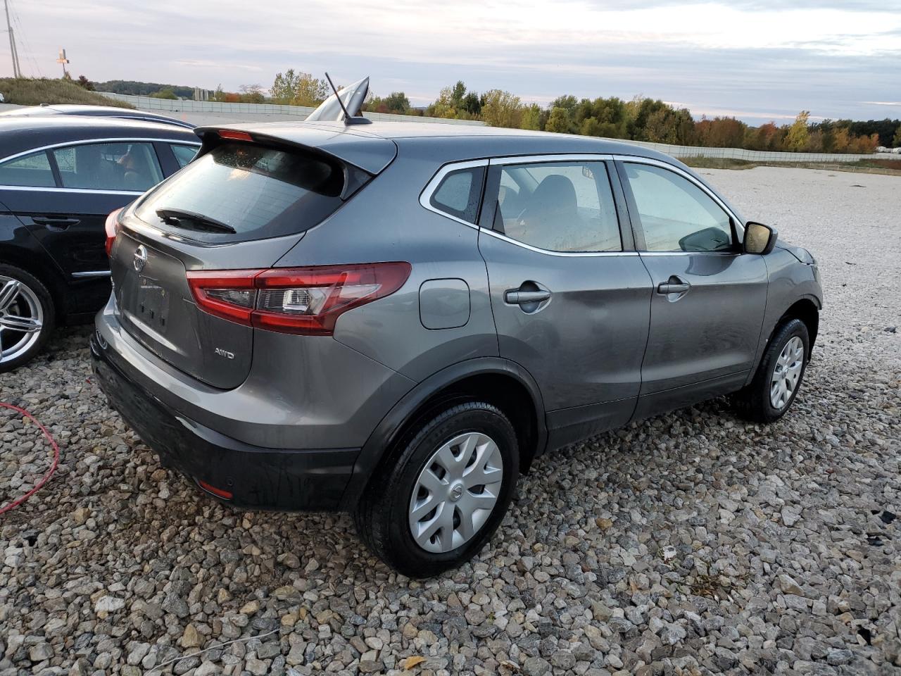 Image 3 of 2020 NISSAN ROGUE SPORT S 2020 with VIN JN1BJ1CW1LW366503
