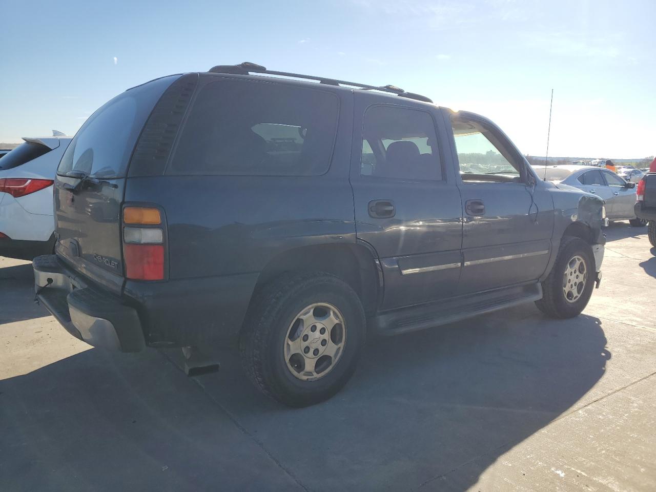 Obraz 3 z 2005 CHEVROLET TAHOE C1500 2005 z VIN 1GNEC13T55R210631