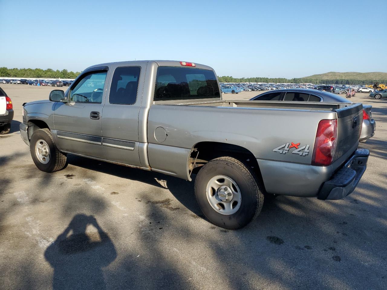 Image 2 of 2003 CHEVROLET SILVERADO K1500 2003 with VIN 1GCEK19V03E326490