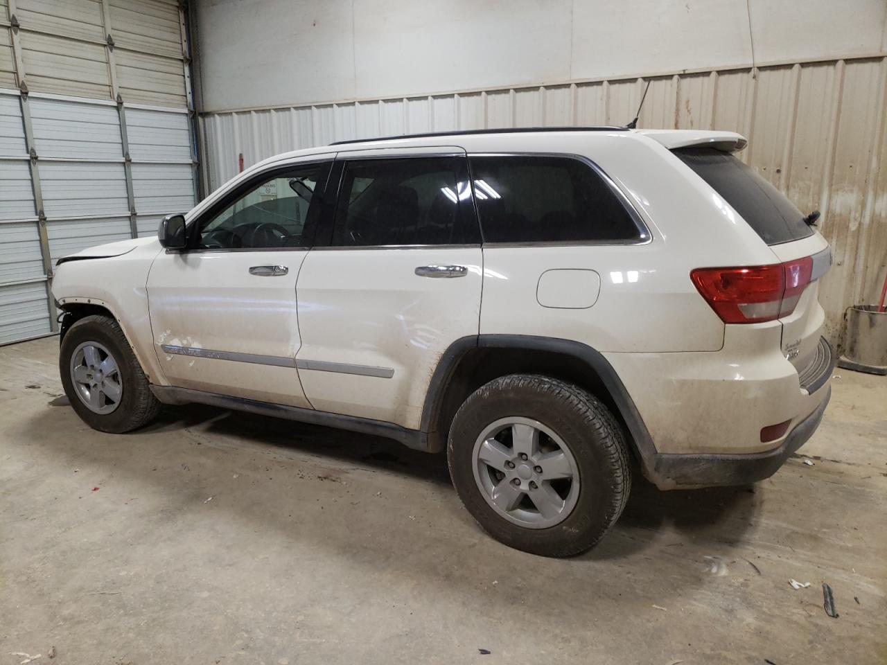 Obraz 2 z 2012 JEEP GRAND CHEROKEE LAREDO 2012 z VIN 1C4RJEAG5CC237633
