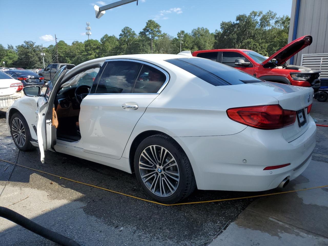 Изображение 2 2017 BMW 530 I 2017 с VIN WBAJA5C30HG896711