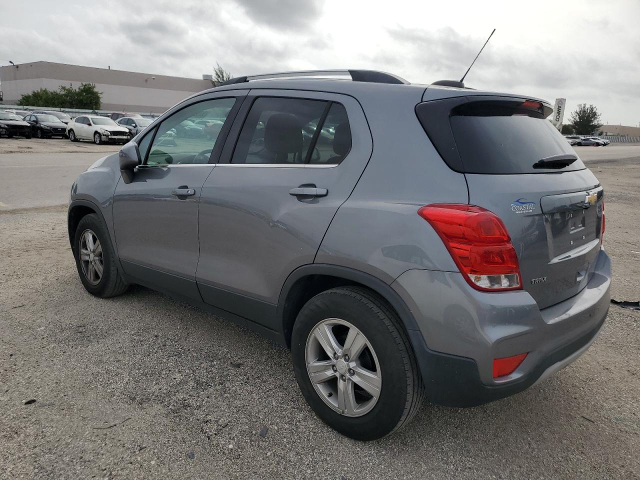Image 2 of 2020 CHEVROLET TRAX 1LT 2020 with VIN 3GNCJLSBXLL188552