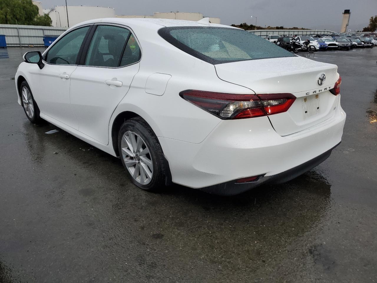 Image 2 of 2022 TOYOTA CAMRY LE 2022 with VIN 4T1C11AK5NU687987