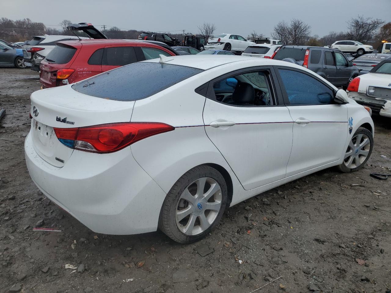 Image 3 of 2013 HYUNDAI ELANTRA GLS 2013 with VIN 5NPDH4AE3DH443263
