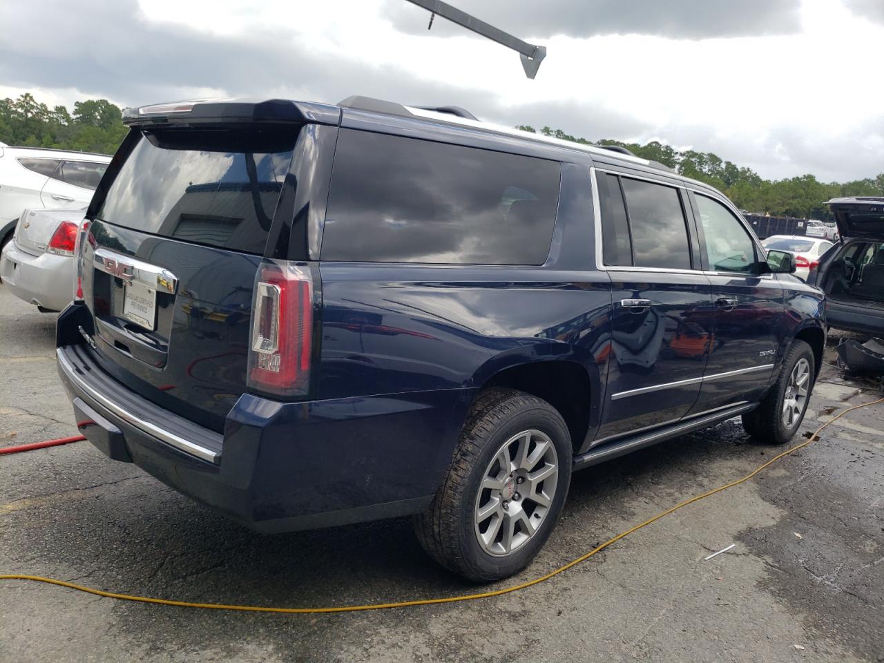 Изображение 3 Gmc Yukon Xl Denali 2017 с VIN 1GKS1HKJ0HR171692