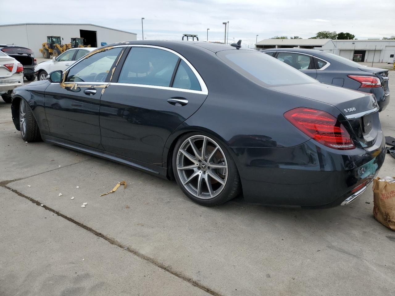 Image 2 of 2018 MERCEDES-BENZ S 560 2018 with VIN WDDUG8DB2JA402725