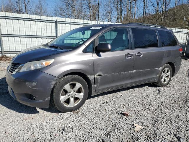 2014 TOYOTA SIENNA LE 2014 image