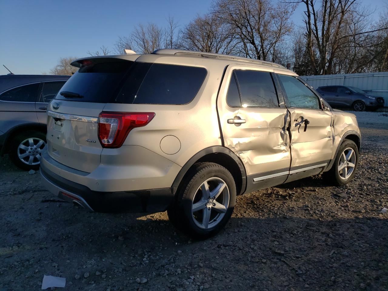 Изображение 3 2017 FORD EXPLORER XLT 2017 с VIN 1FM5K8D84HGE20552
