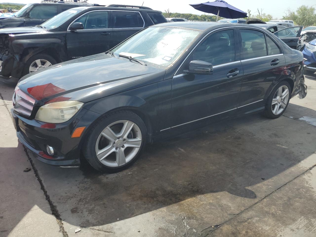 Image 1 of 2010 MERCEDES-BENZ C 300 2010 with VIN WDDGF5EB5AR120870