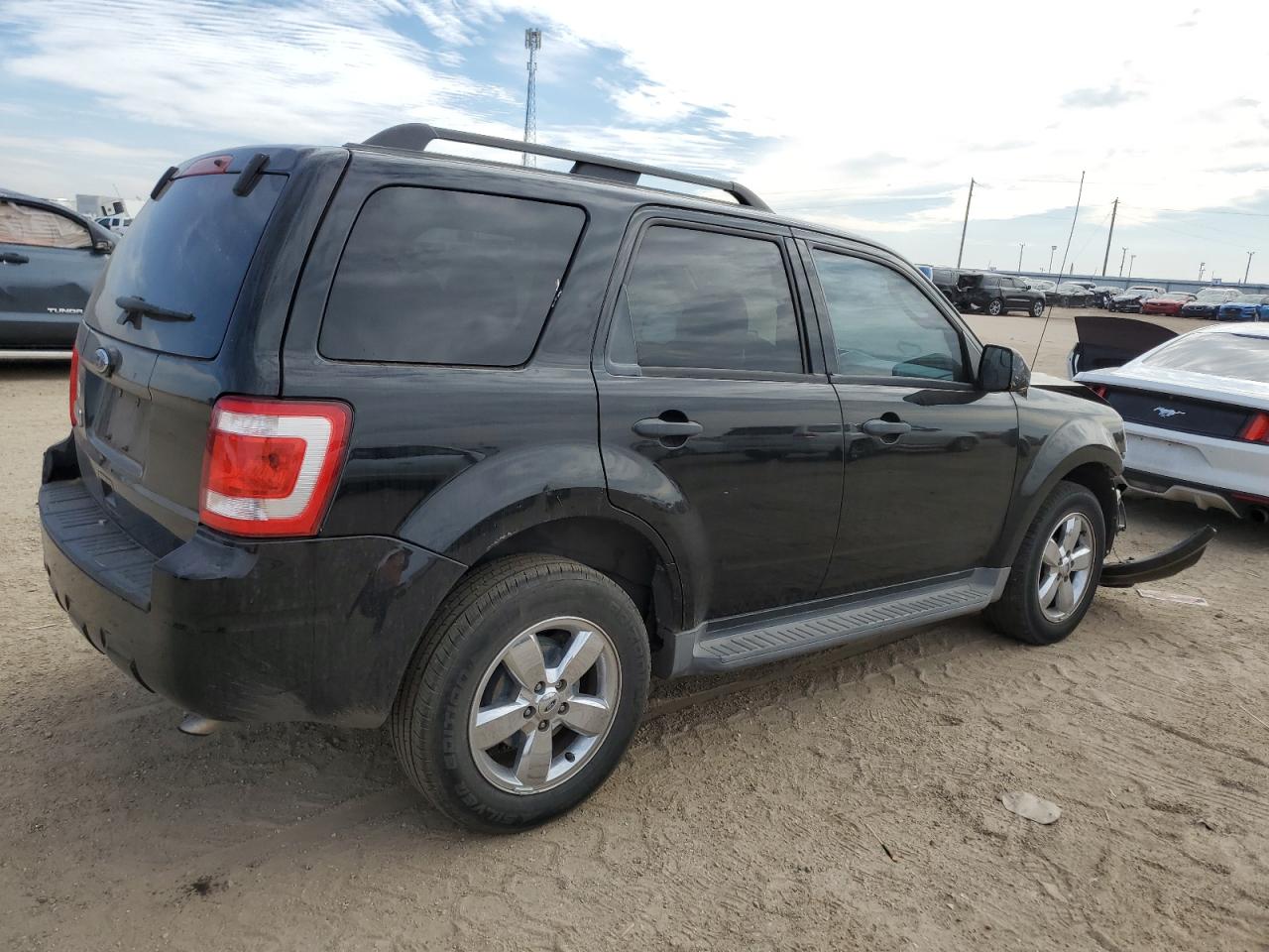 Изображение 3 2010 FORD ESCAPE XLT 2010 с VIN 1FMCU0D77AKC95589