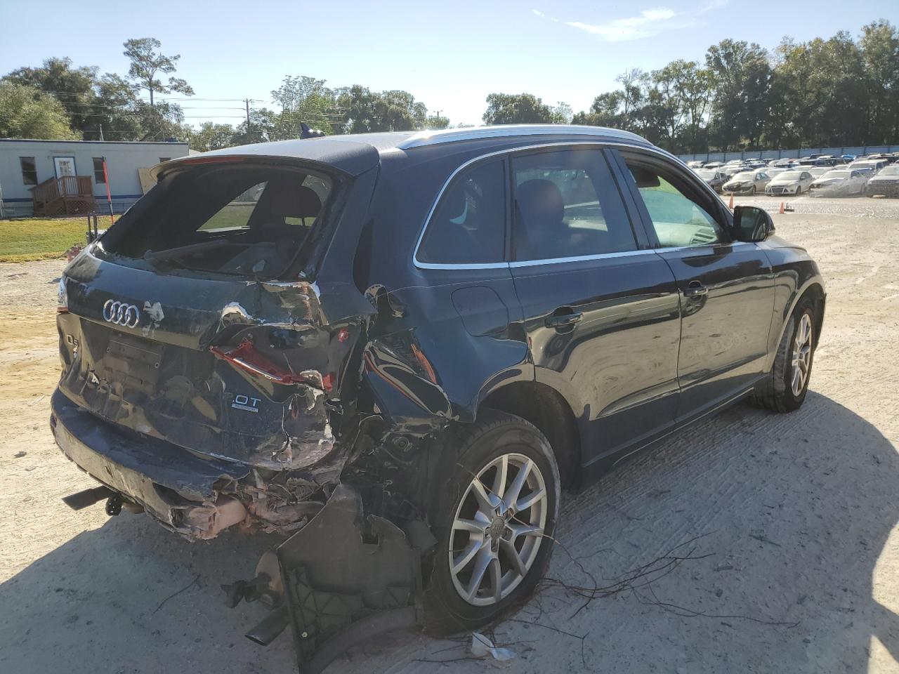 Image 3 of 2011 AUDI Q5 PREMIUM PLUS 2011 with VIN WA1LFAFPXBA035903
