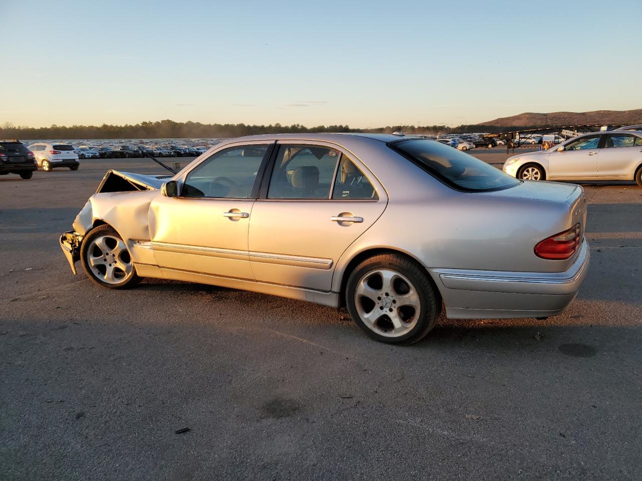 Изображение 2 2002 MERCEDES-BENZ E 320 2002 с VIN WDBJF65J52B496121