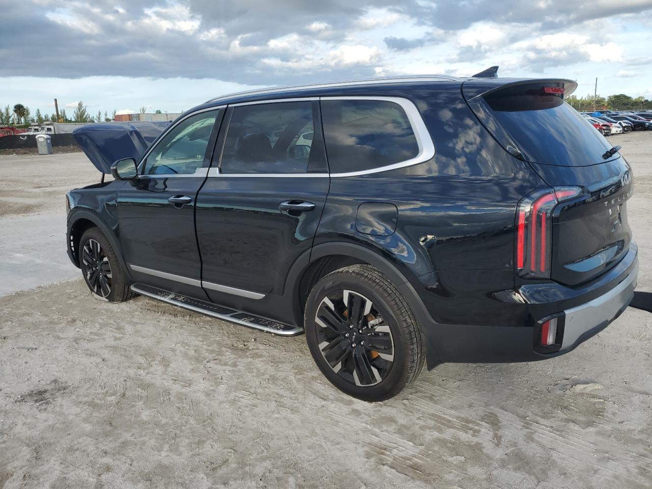 Image 2 of 2024 KIA TELLURIDE SX 2024 with VIN 5XYP54GC3RG451826