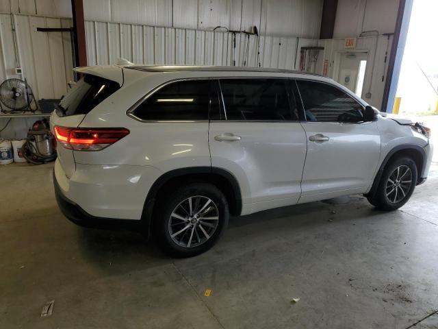 Image 3 of 2017 TOYOTA HIGHLANDER SE 2017 with VIN 5TDJZRFHXHS403505