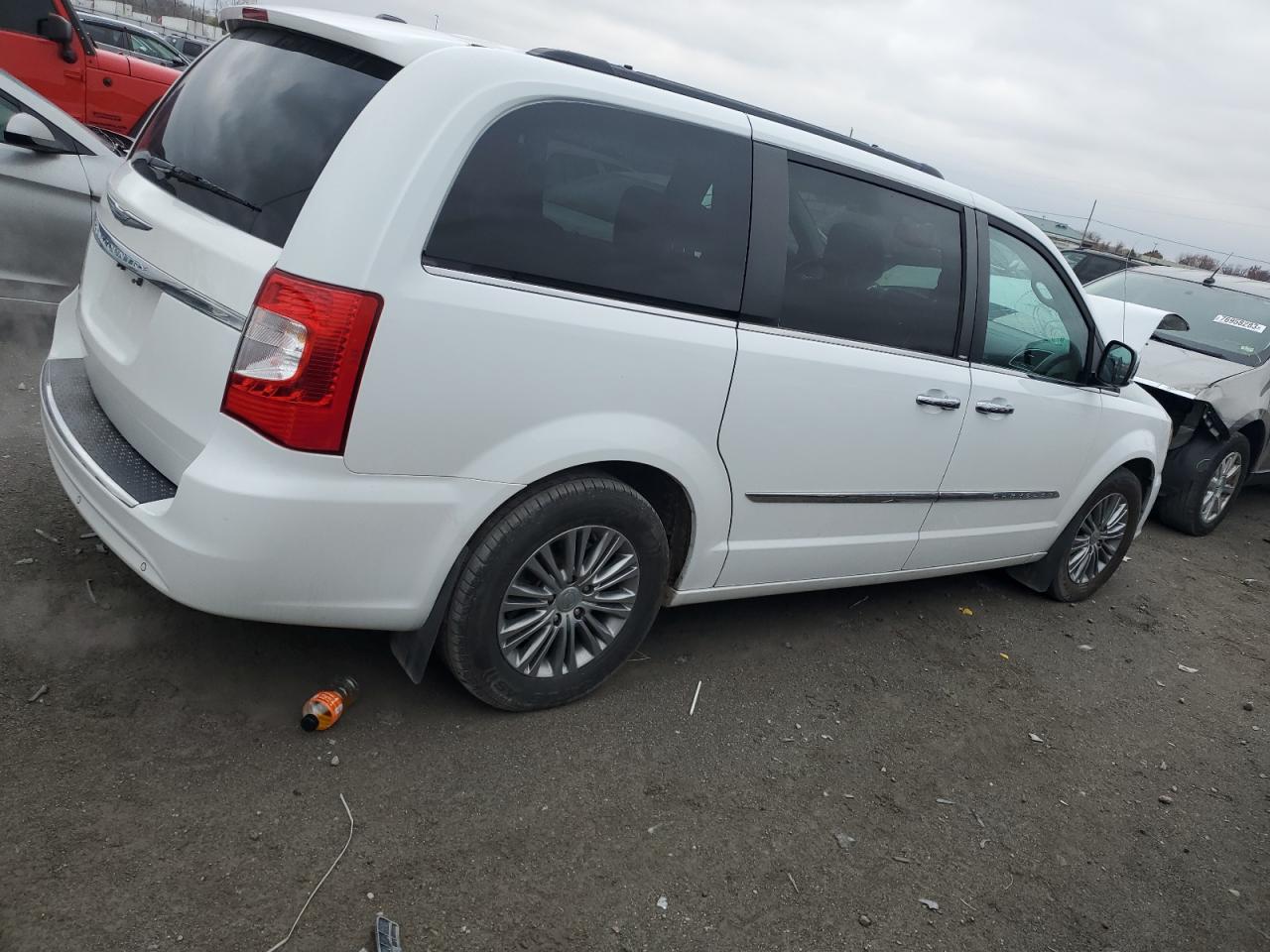 Image 3 of 2014 CHRYSLER TOWN & COUNTRY TOURING L 2014 with VIN 2C4RC1CG1ER198078