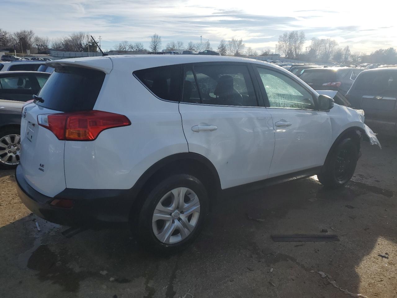 Изображение 3 2015 TOYOTA RAV4 LE 2015 с VIN 2T3BFREV4FW289517