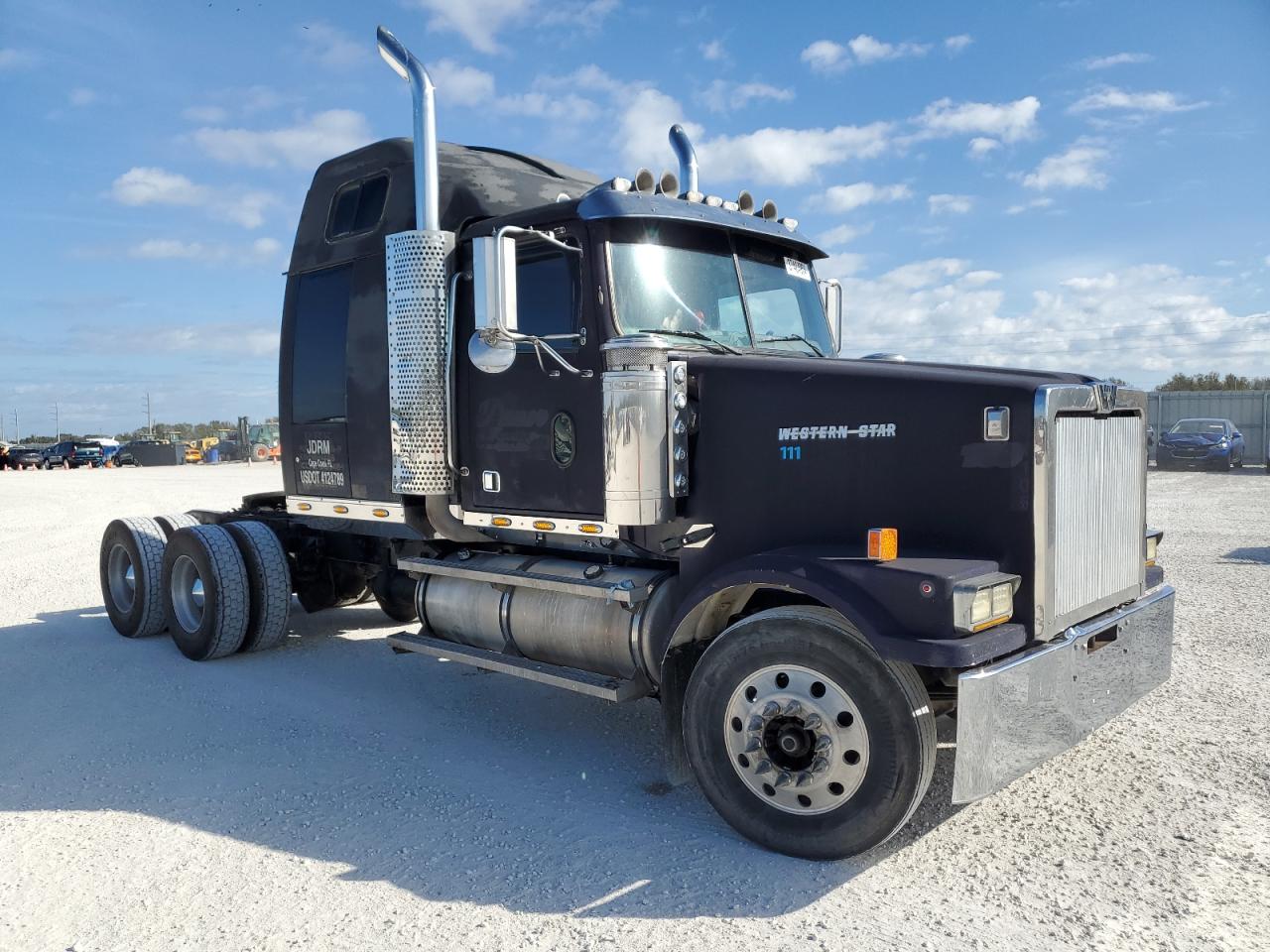 2001 WESTERN STAR/AUTO CAR CONVENTIONAL 4900 2001 image