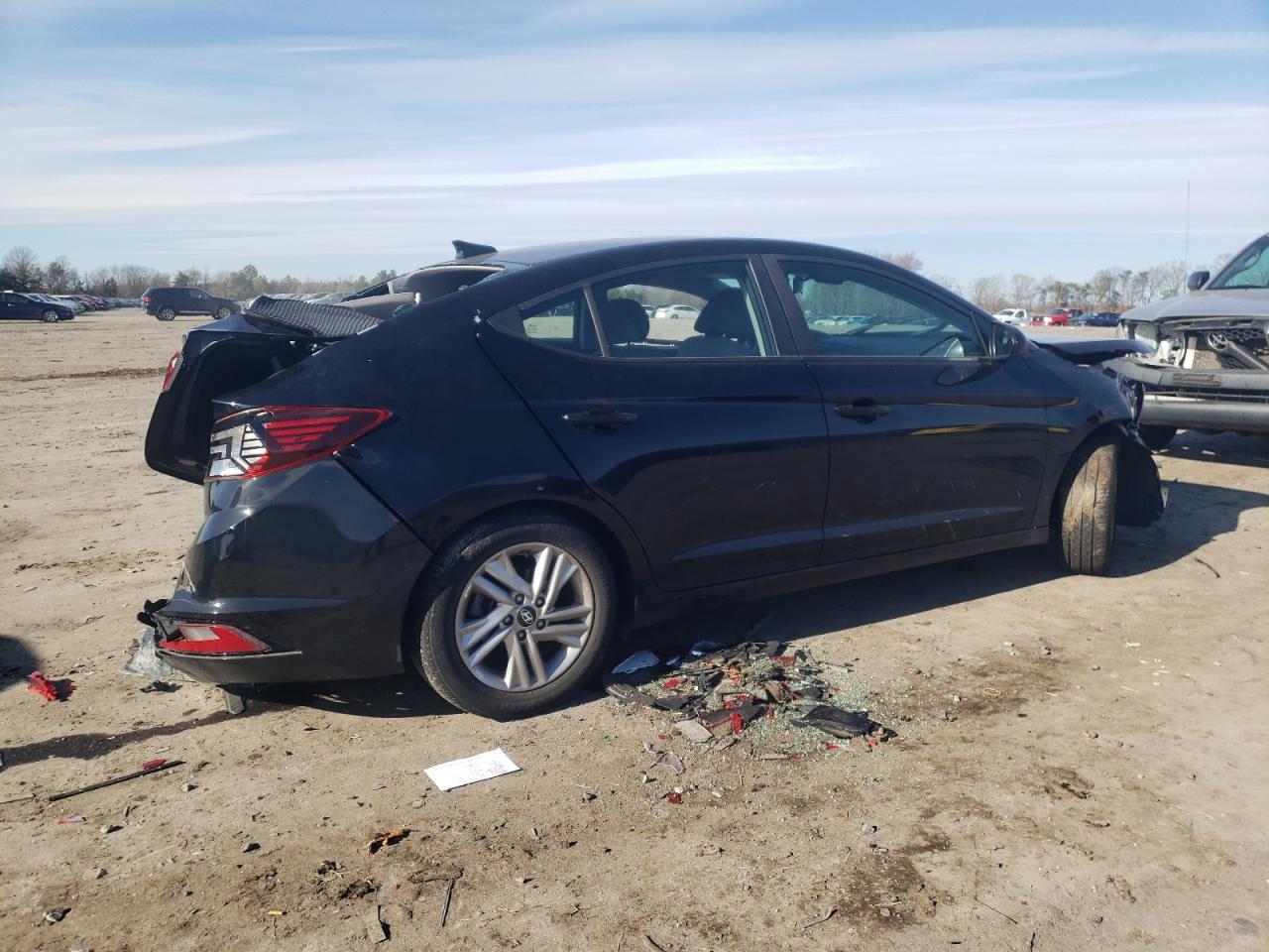 Image 3 of 2019 HYUNDAI ELANTRA SEL 2019 with VIN KMHD84LF4KU768914