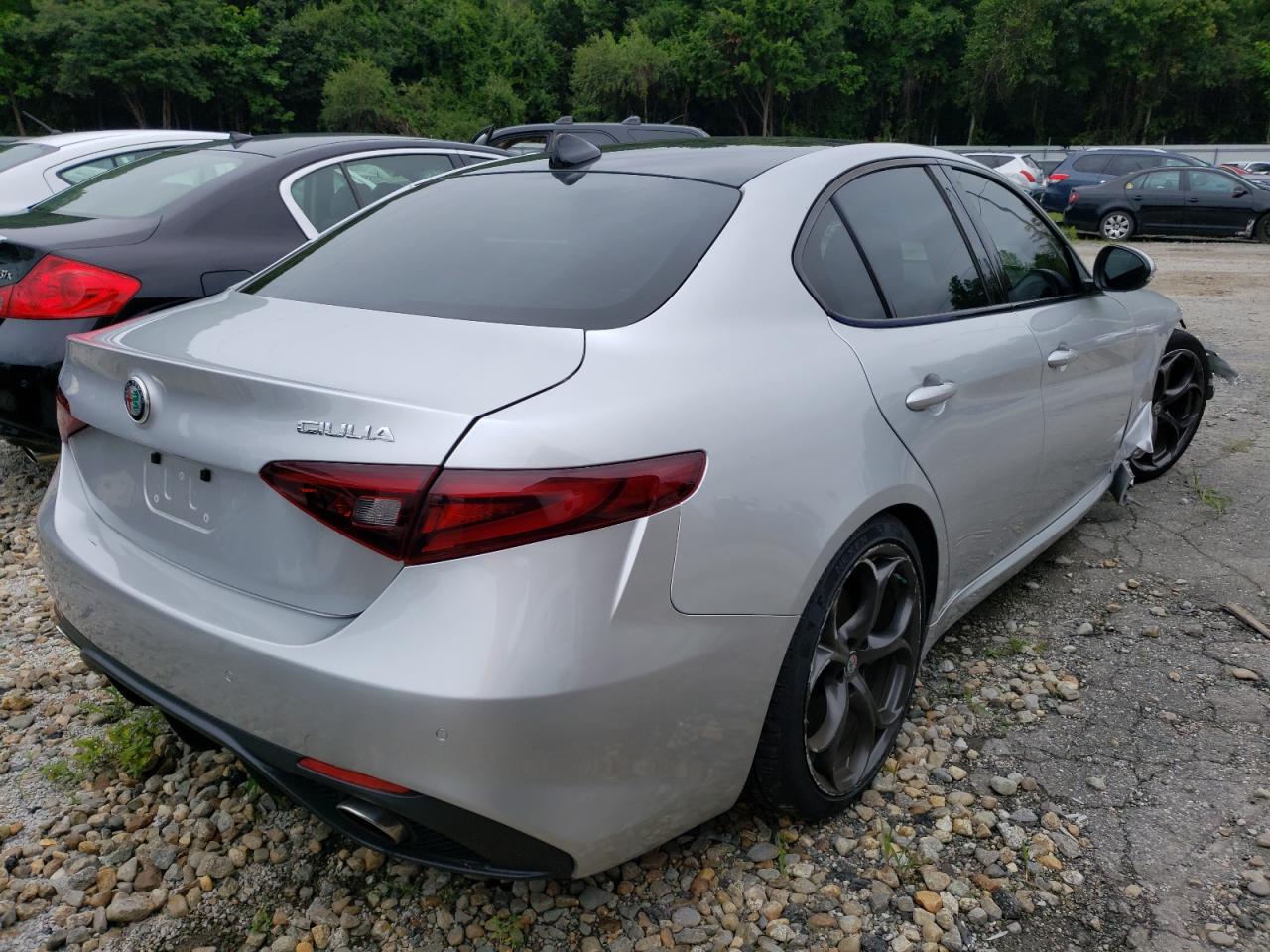 Obraz 3 z 2017 ALFA ROMEO GIULIA TI 2017 z VIN ZARFAECN4H7552637