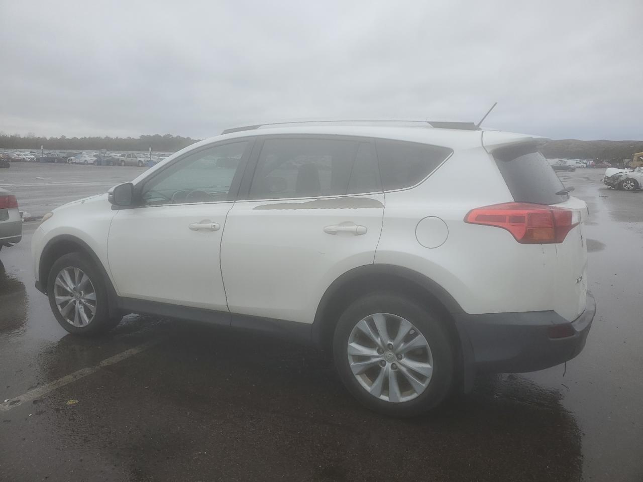 Image 2 of 2013 TOYOTA RAV4 LIMITED 2013 with VIN 2T3DFREV6DW097859