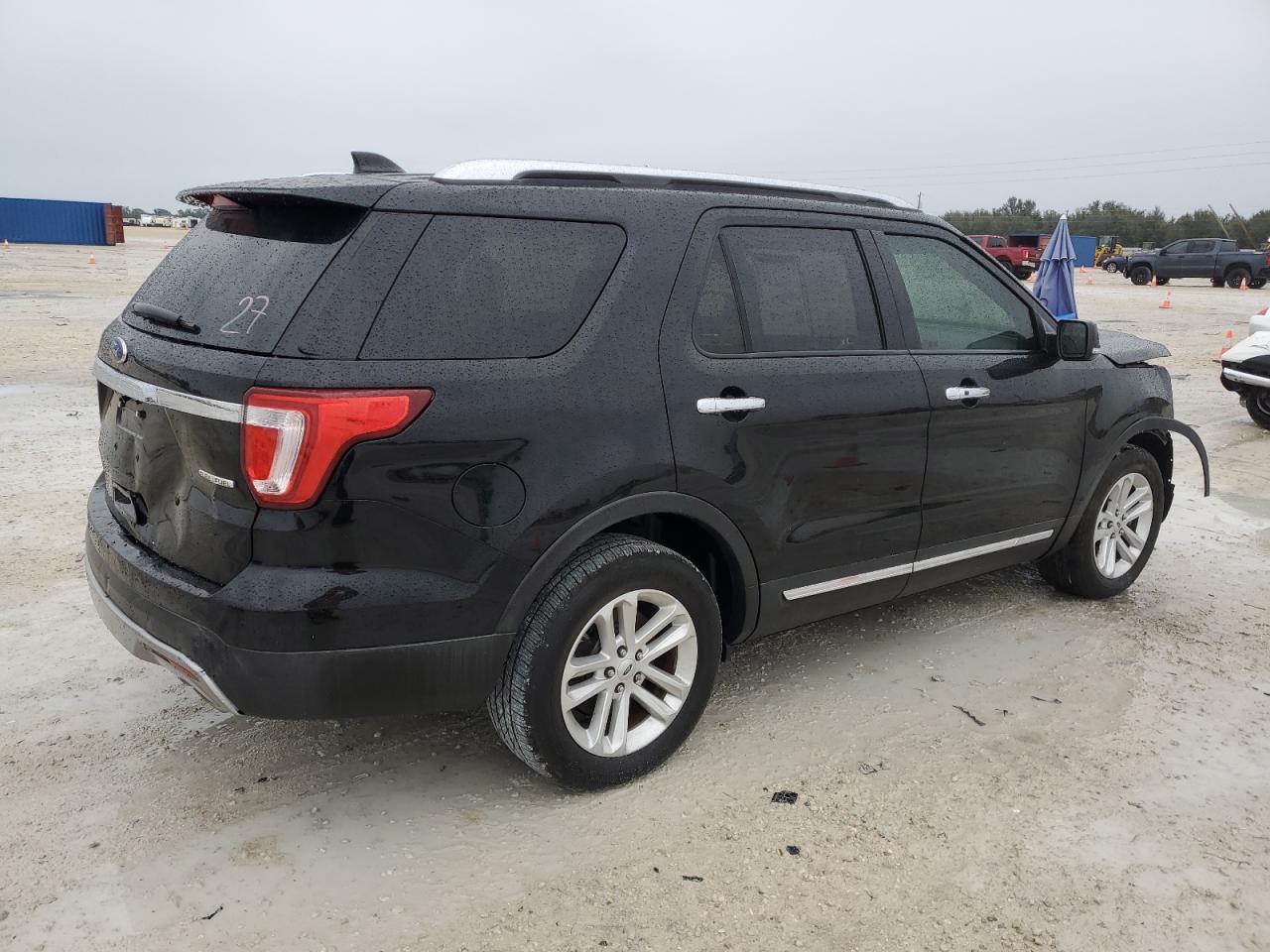 Image 3 of 2016 FORD EXPLORER LIMITED 2016 with VIN 1FM5K7F8XGGB02392