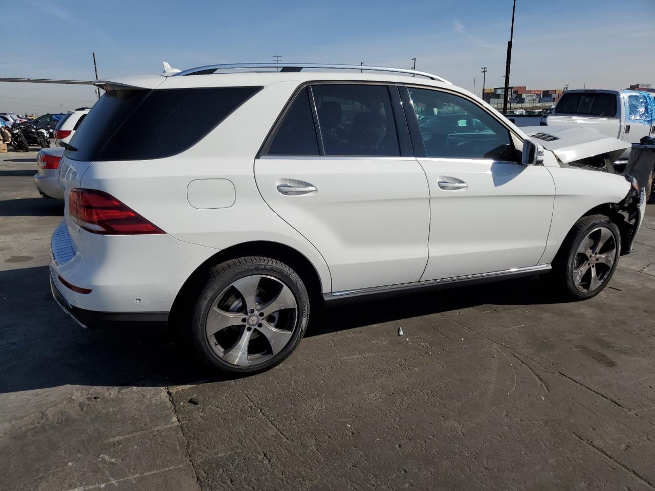 Изображение 3 2016 MERCEDES-BENZ GLE 350 4MATIC 2016 с VIN 4JGDA5HB0GA738723