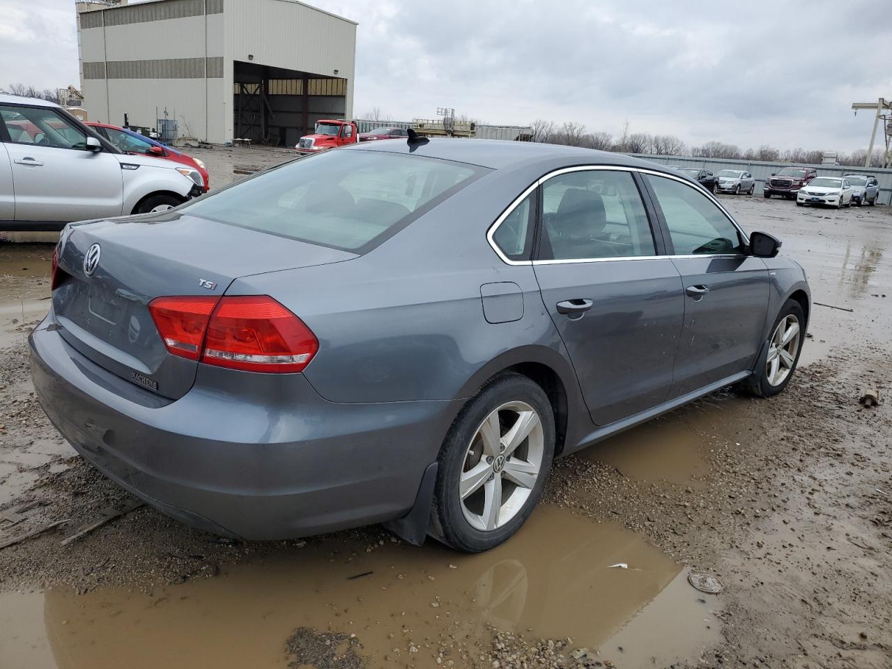 Изображение 3 2014 VOLKSWAGEN PASSAT S 2014 с VIN 1VWAS7A30EC043739