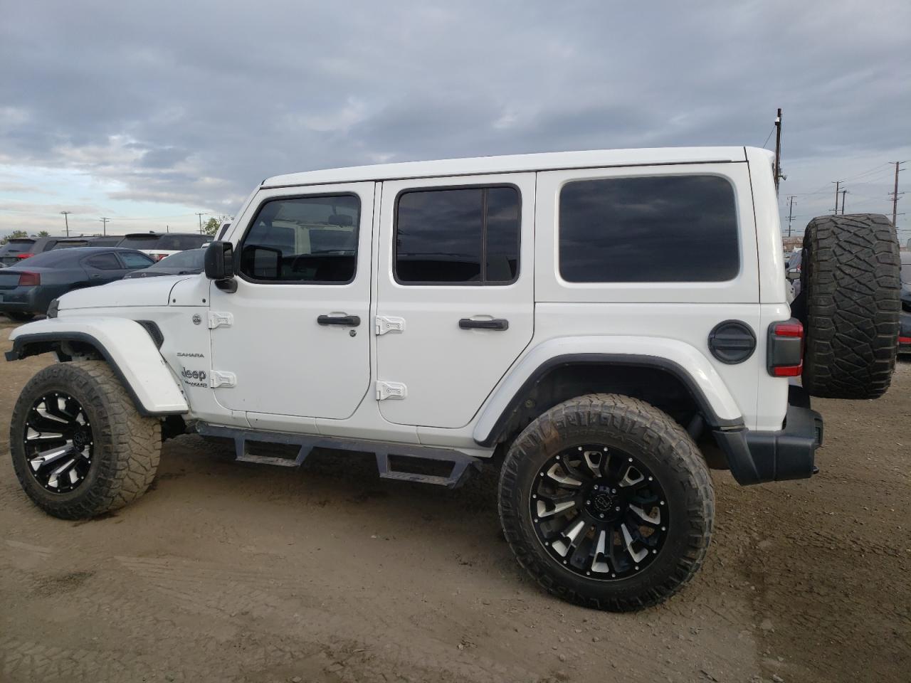 Изображение 2 2019 JEEP WRANGLER UNLIMITED SAHARA 2019 с VIN 1C4HJXEN7KW614637