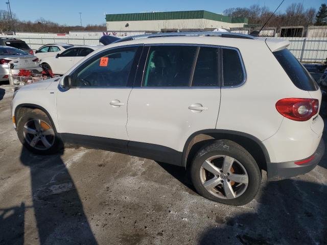 Obraz 2 z 2010 VOLKSWAGEN TIGUAN S 2010 z VIN WVGAV7AX9AW537311