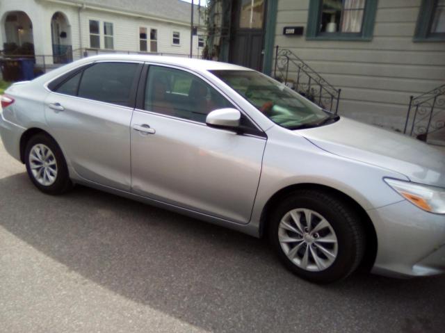 Obraz 1 z 2017 TOYOTA CAMRY LE 2017 z VIN 4T1BF1FK2HU380464