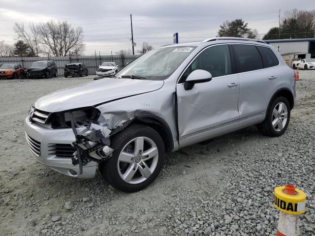 Image 1 of 2014 VOLKSWAGEN TOUAREG V6 TDI 2014 with VIN WVGEP9BP5ED014052