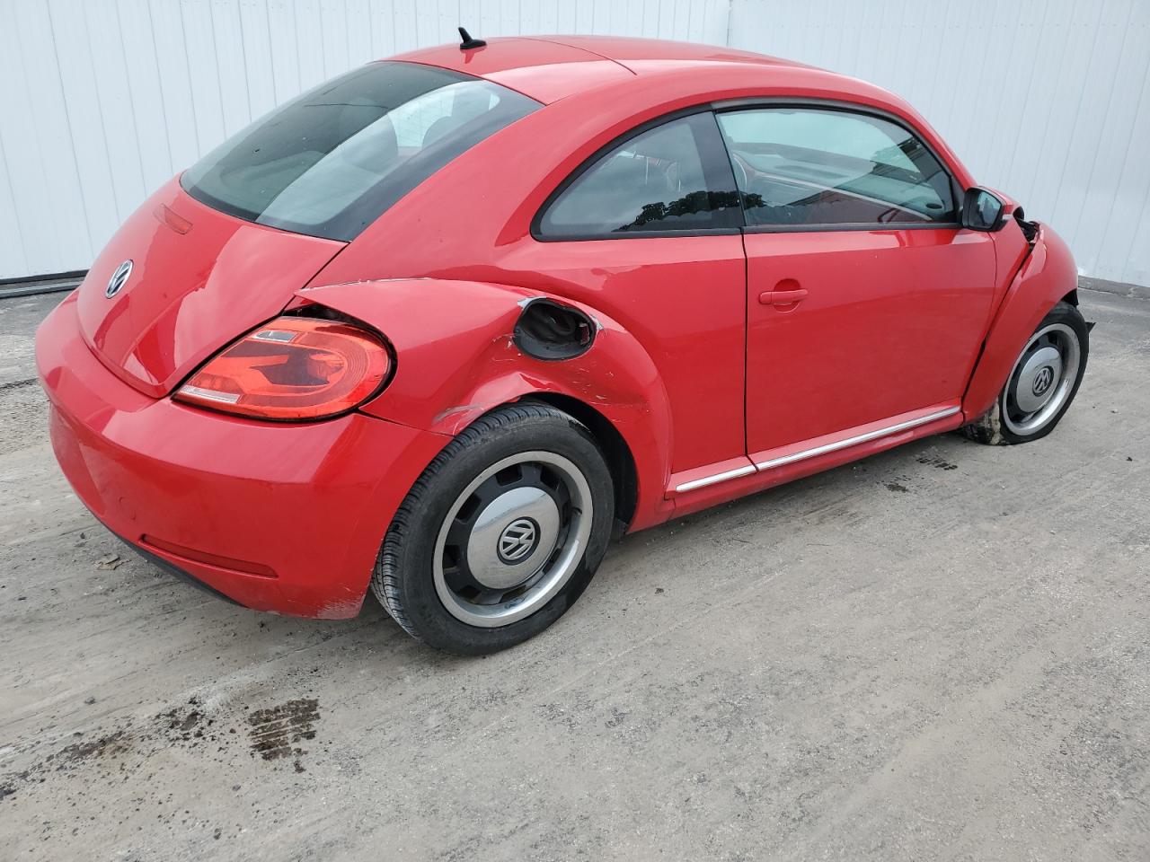 Image 3 of 2013 VOLKSWAGEN BEETLE  2013 with VIN 3VWJX7AT5DM602295