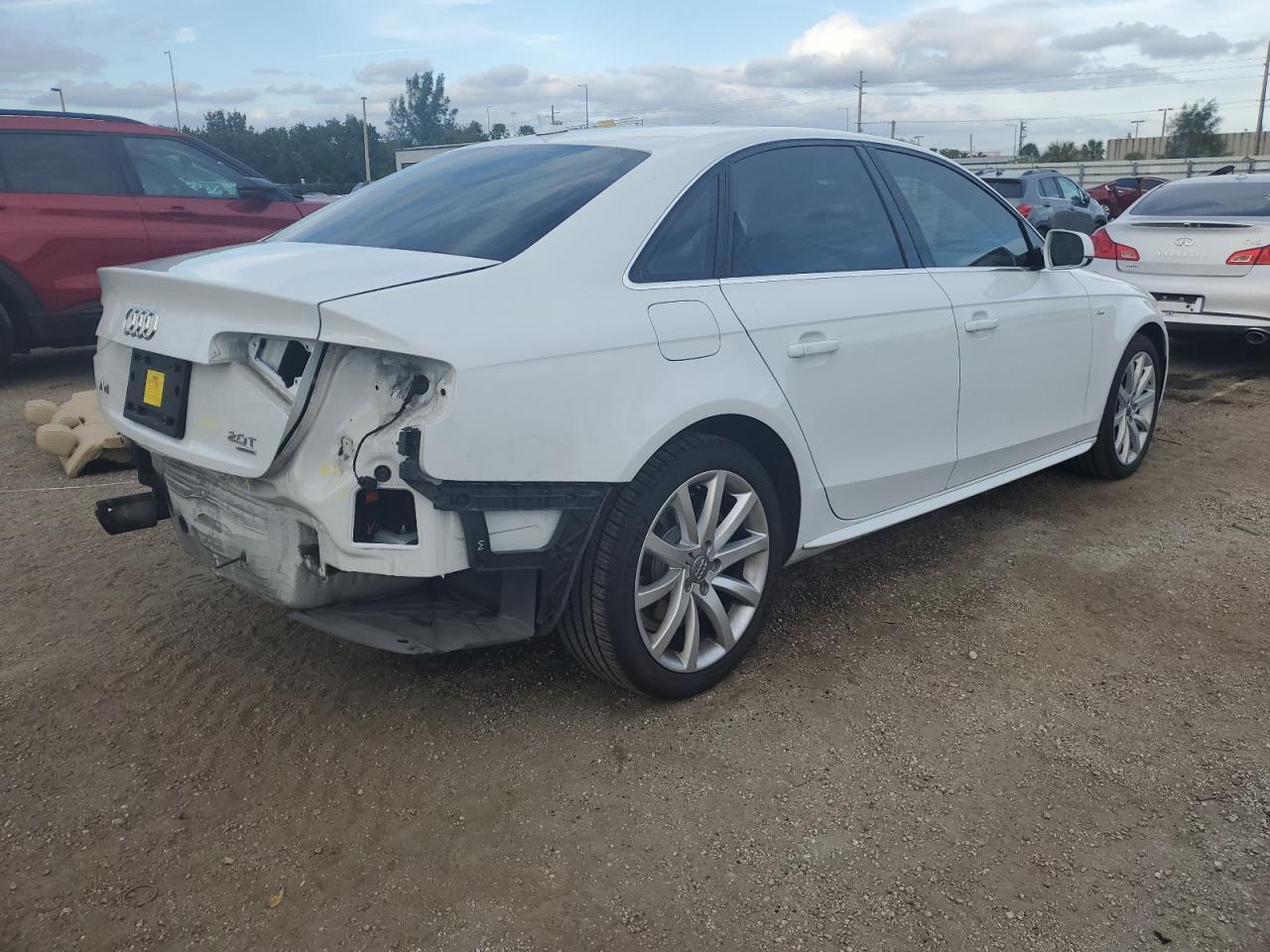Obraz 3 z 2014 AUDI A4 PREMIUM 2014 z VIN WAUBFAFL2EN008333