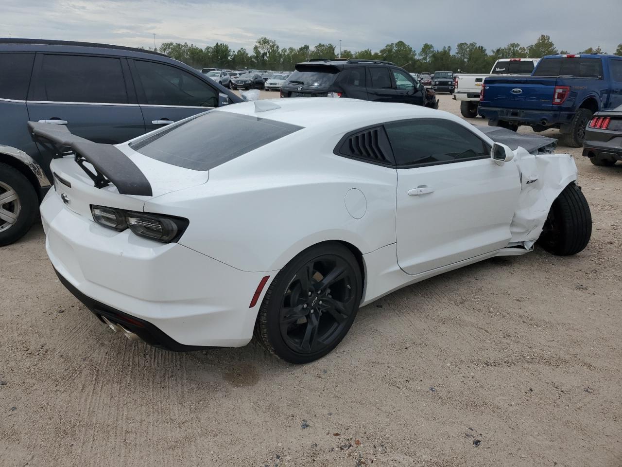 Image 3 of Chevrolet Camaro Lt1 2022 with VIN 1G1FF1R71N0129461