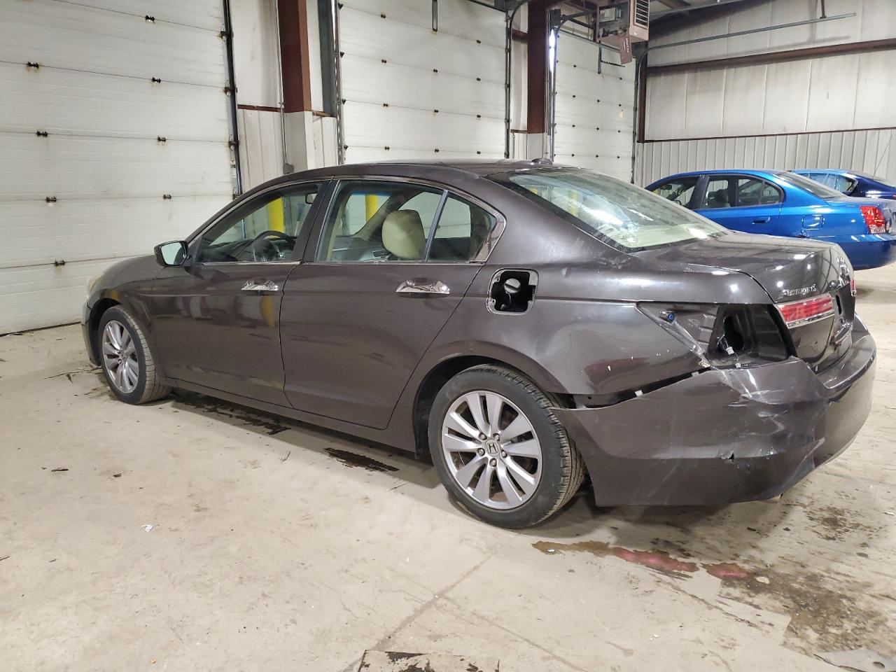 Изображение 2 2011 HONDA ACCORD EXL 2011 с VIN 1HGCP3F81BA011899