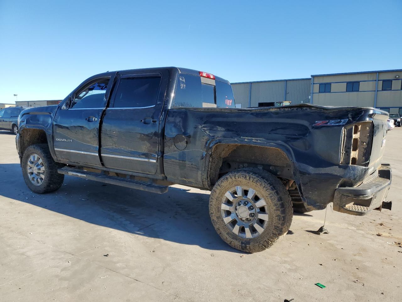 Image 2 of 2015 GMC SIERRA K2500 DENALI 2015 with VIN 1GT120E82FF513107