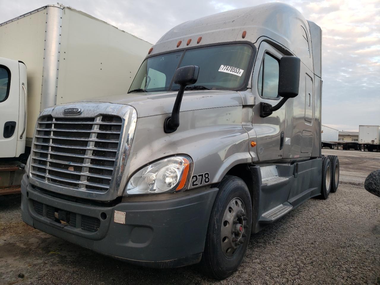 Image 2 of 2016 FREIGHTLINER CASCADIA 125  2016 with VIN 3AKGGLDR2GSHF1710