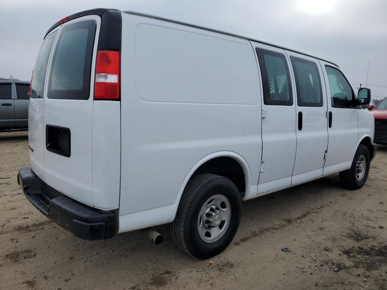 Image 3 of 2021 CHEVROLET EXPRESS G2500  2021 with VIN 1GCWGAFPXM1301195