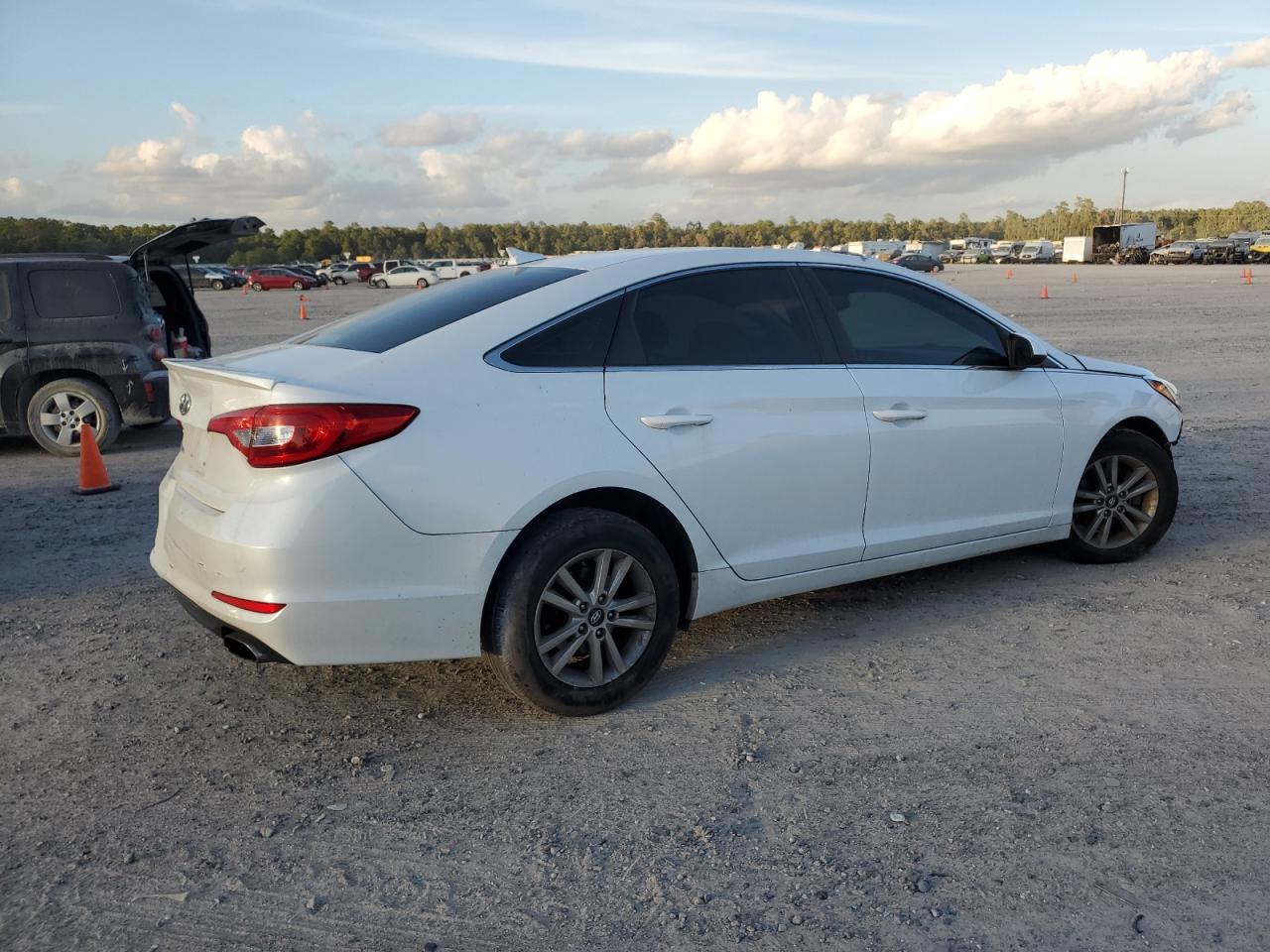 Obraz 3 z 2016 HYUNDAI SONATA SE 2016 z VIN 5NPE24AF3GH335194